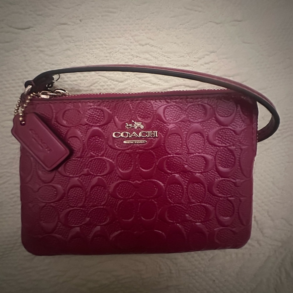 Coach signature Burgundy patent Leather wristlet with hangtag nwot